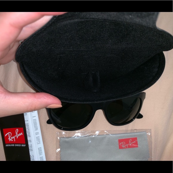 SOLD! NWOT RAY-BAN Wayfarer - Picture 6 of 6